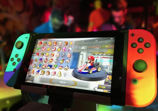 turned on red and green nintendo switch