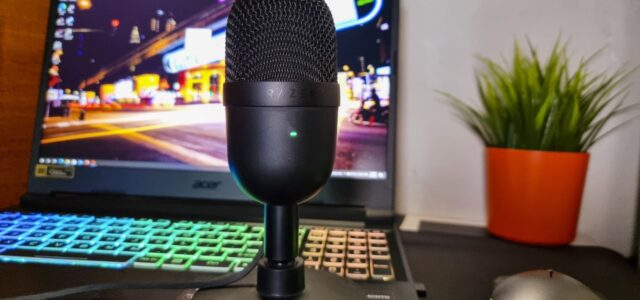 Razer Seiren Mini 8