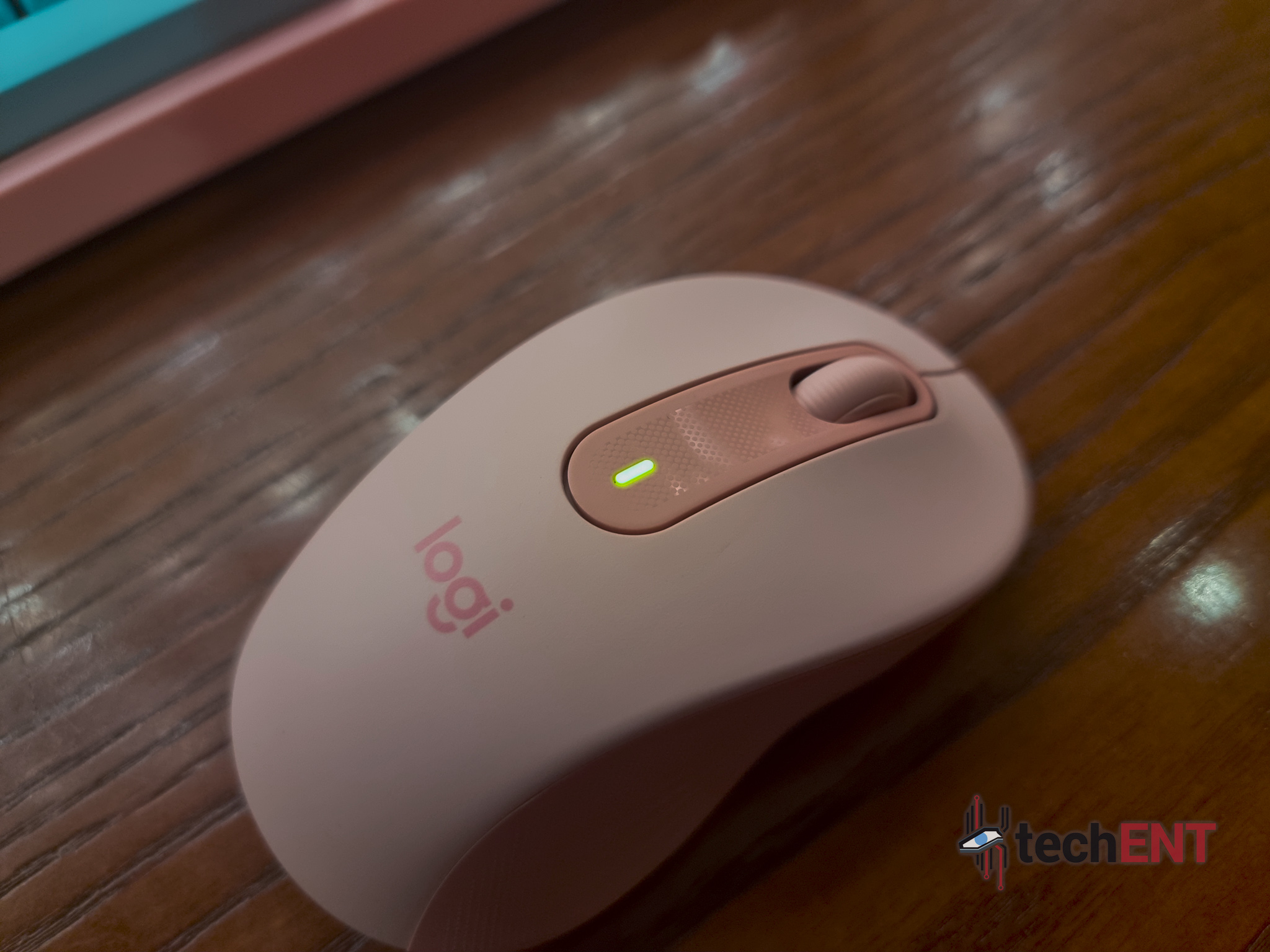 Logitech Signature M650 L Wireless Mouse Is Comfy, Smooth, Customizable,  Quiet 