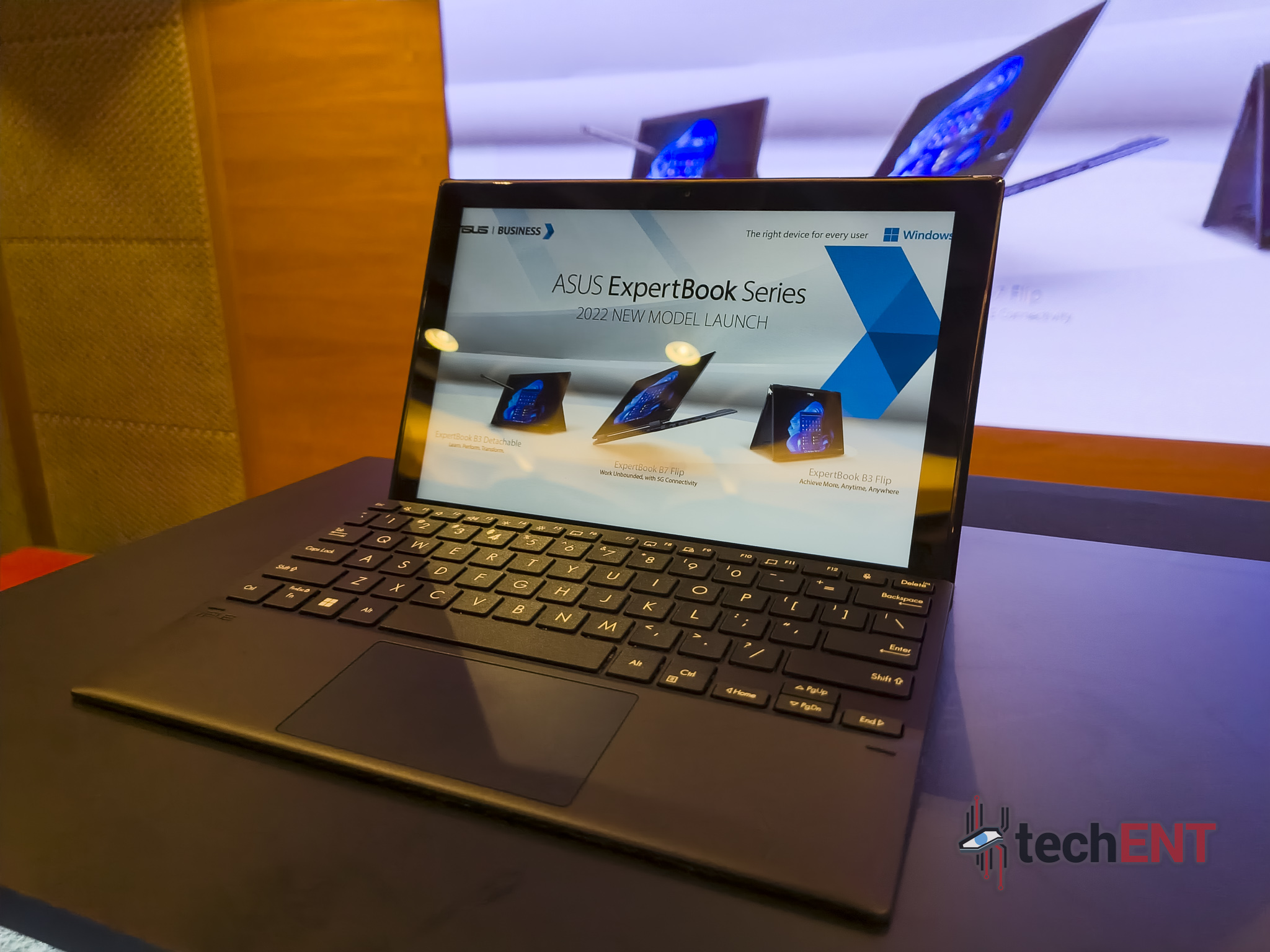 ASUS EXPERTBOOK B3 DETACHABLE 01