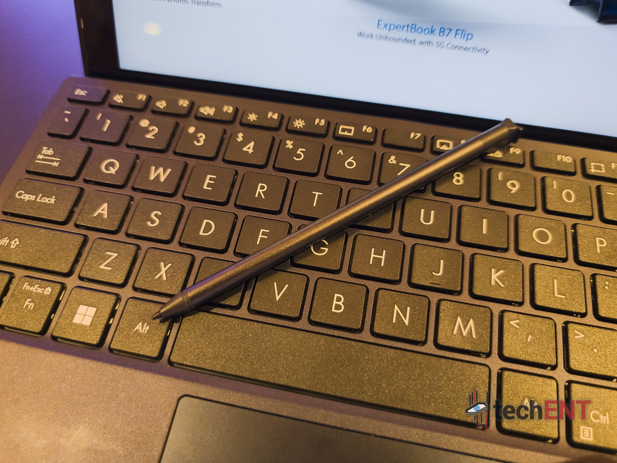 ASUS EXPERTBOOK B3 DETACHABLE 07