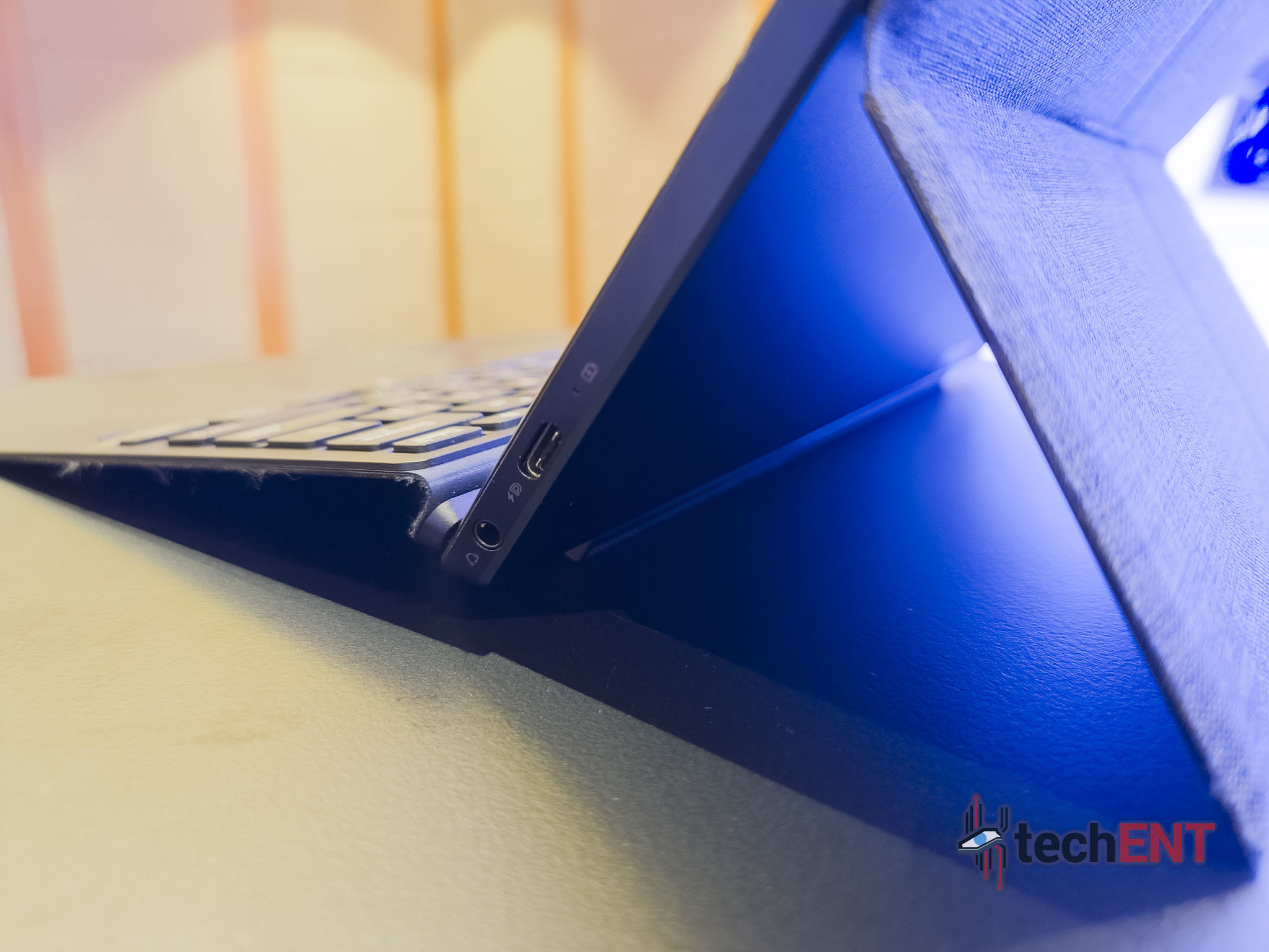 ASUS EXPERTBOOK B3 DETACHABLE 08
