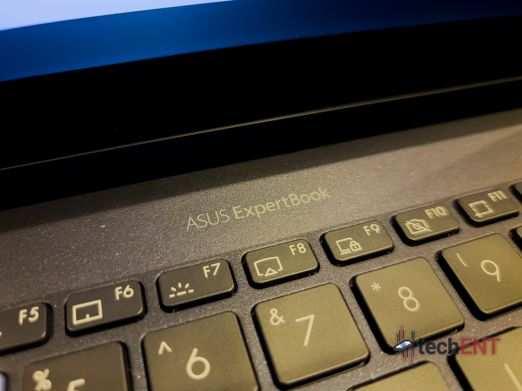ASUS EXPERTBOOK B7 FLIP LAUNCH 02