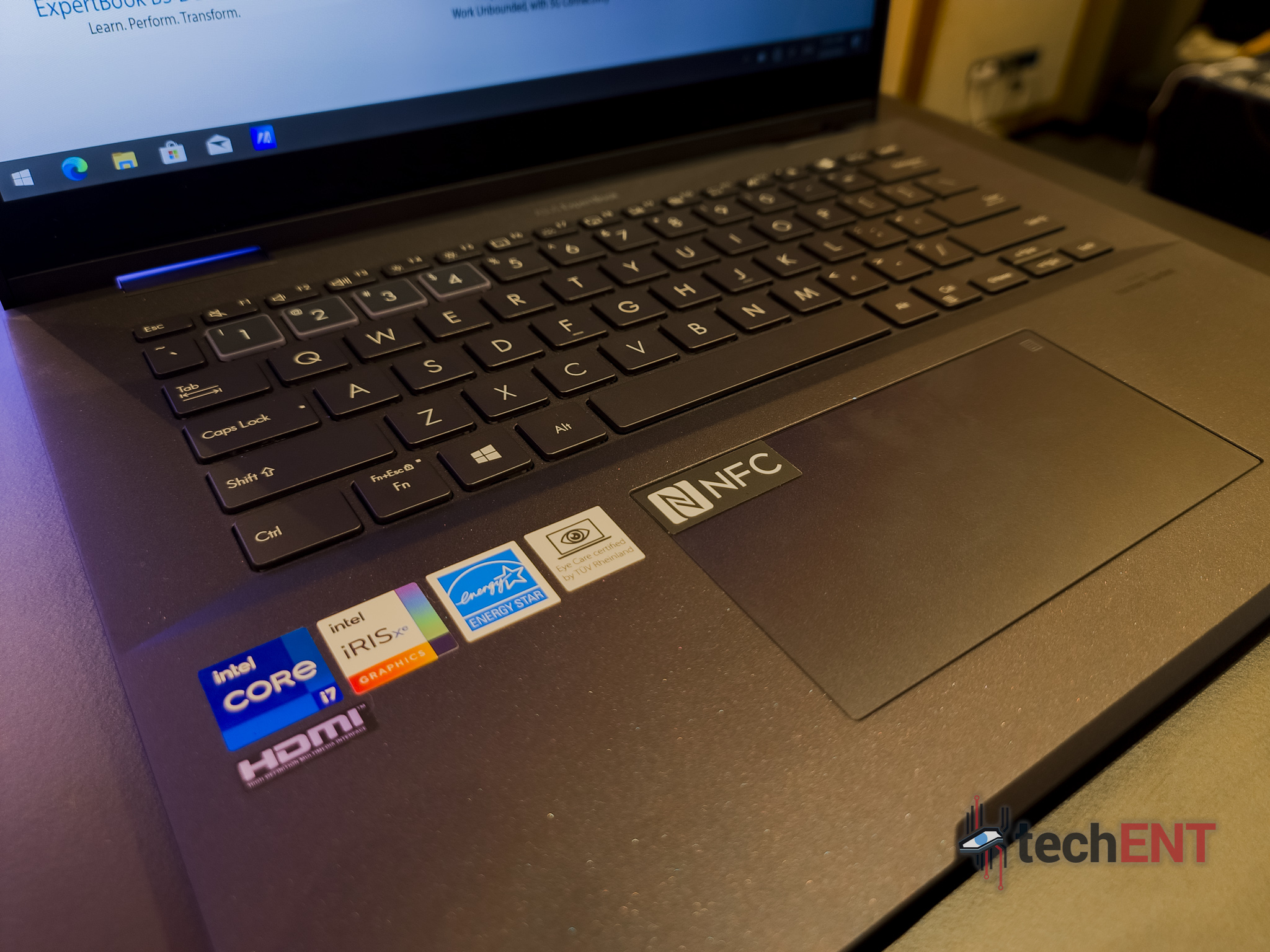 ASUS EXPERTBOOK B7 FLIP LAUNCH 06