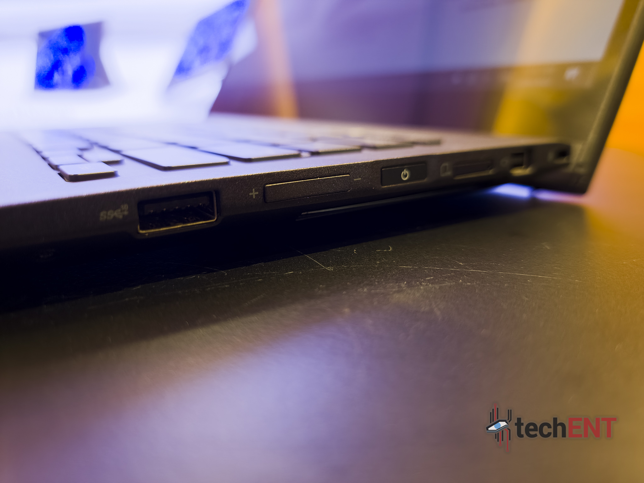 ASUS EXPERTBOOK B7 FLIP LAUNCH 09