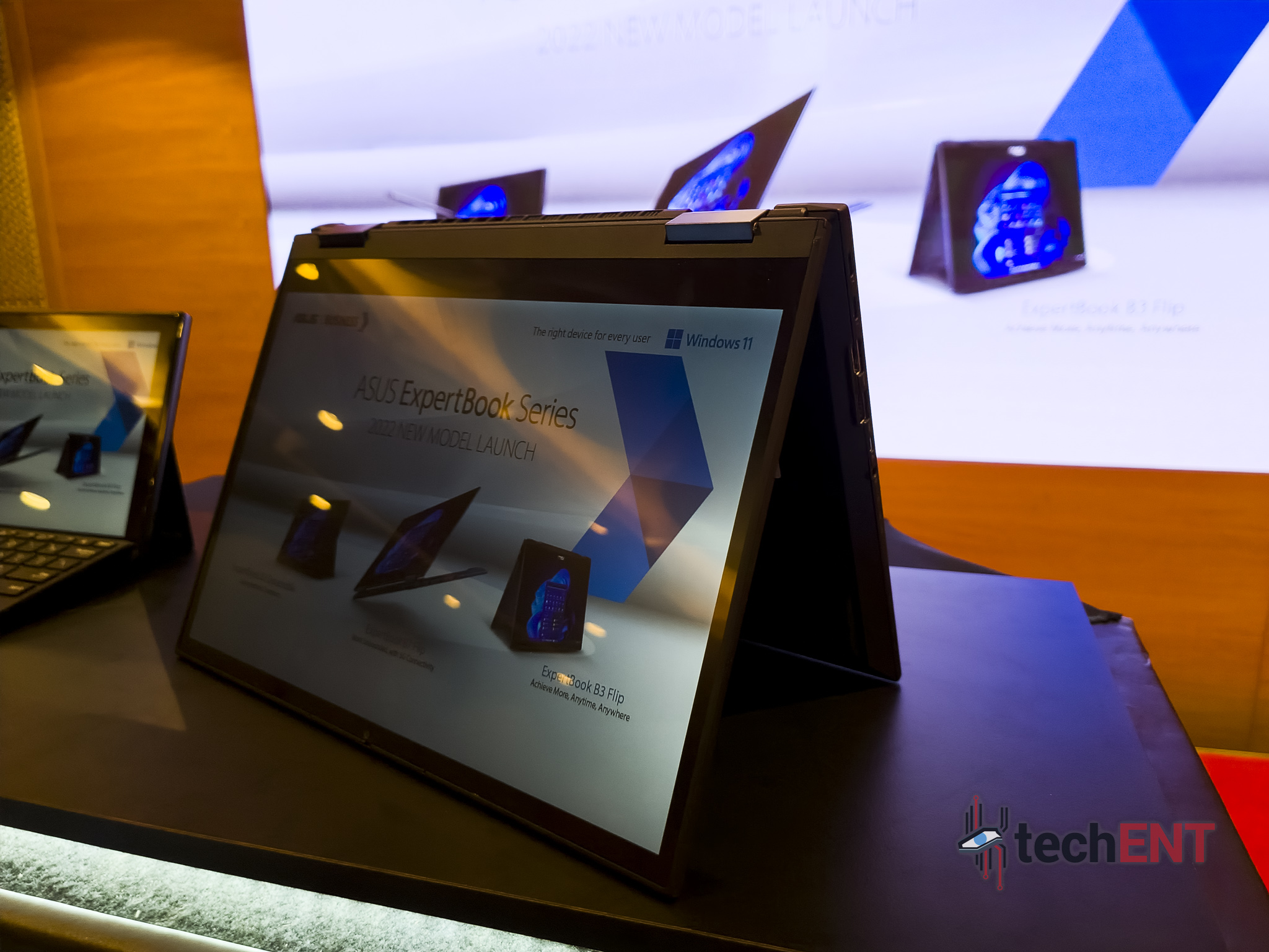 ASUS EXPERTBOOK B7 FLIP LAUNCH 15