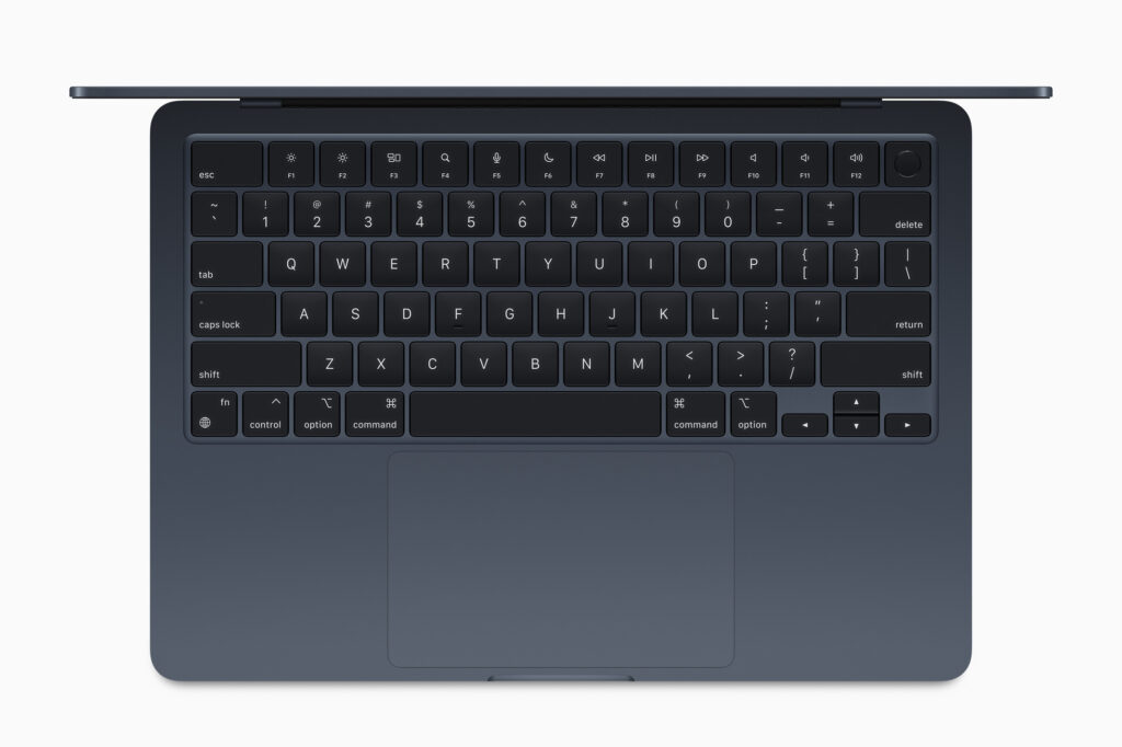 Apple WWDC22 MacBook Air keyboard 220606