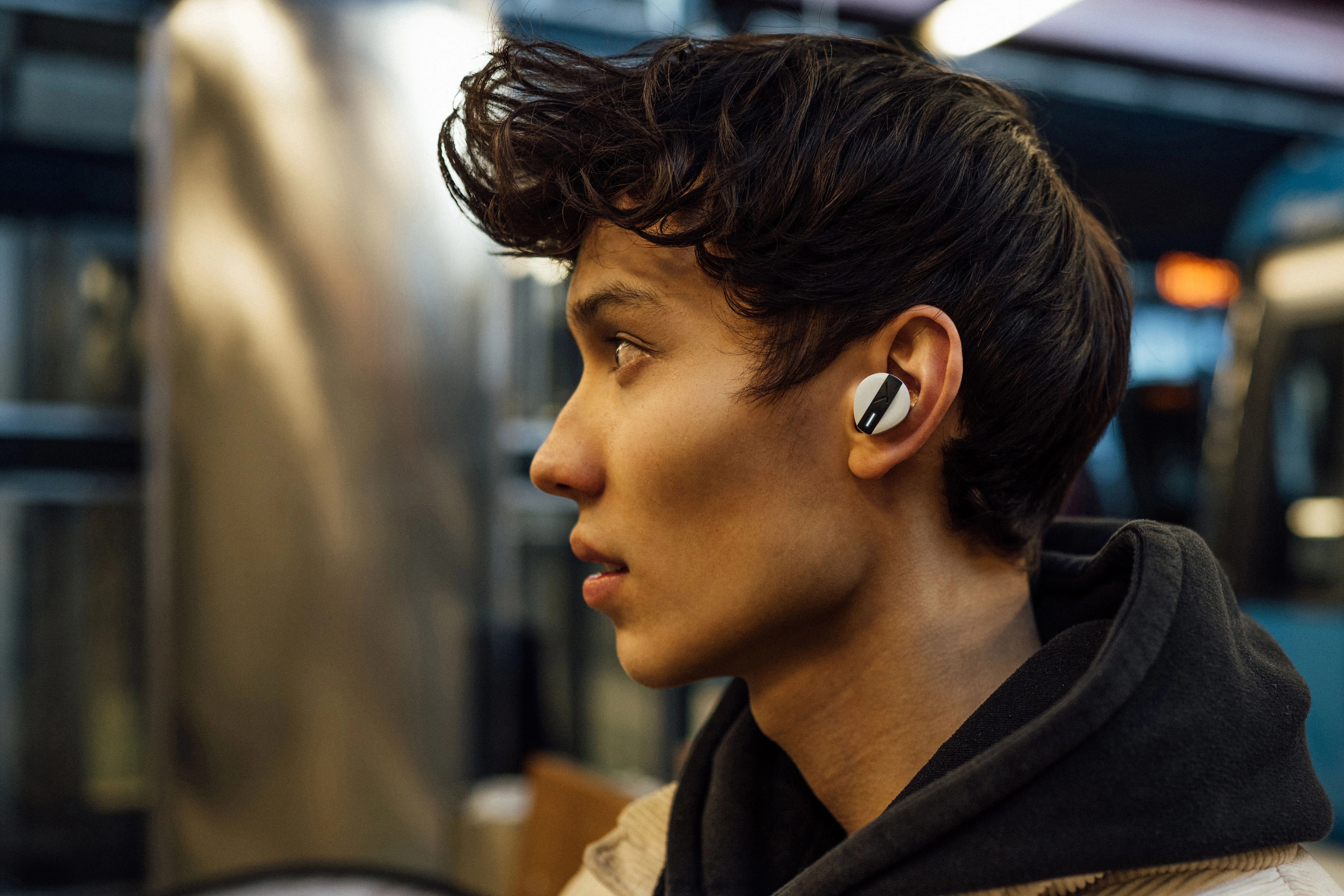 beyerdynamic Free BYRD guy on road