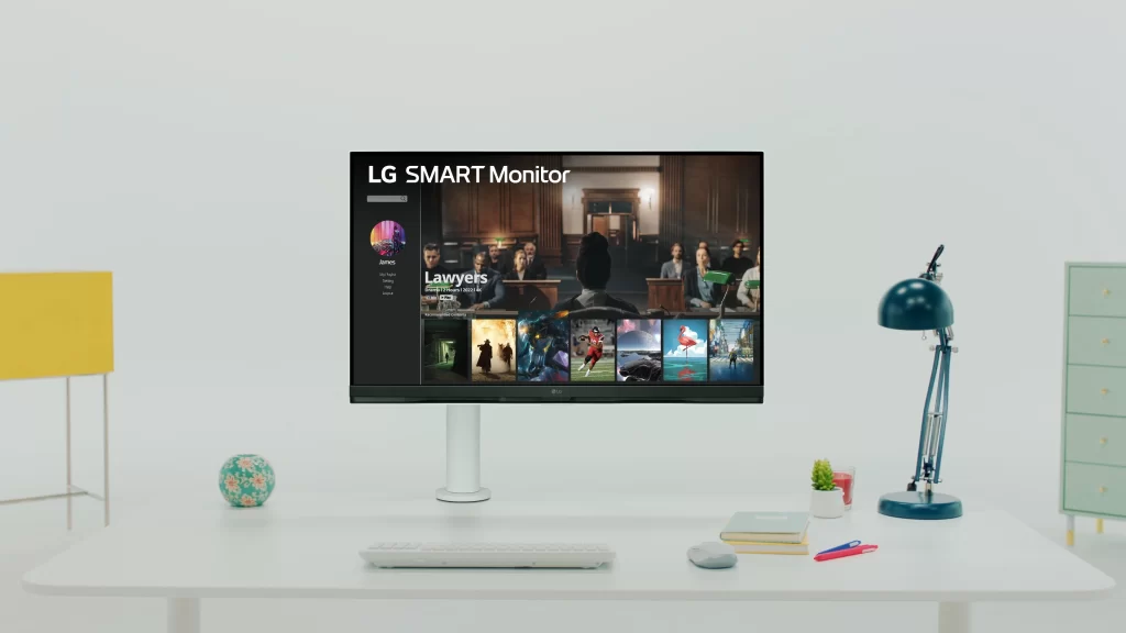 LG SMART Monitor lifestyle 32SQ780S 05