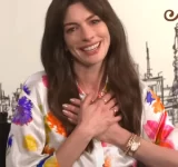 anne hathaway shines spectacularly in lilysilk once again in interviews for her movie armageddon time