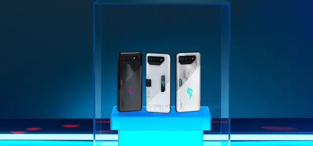 ROG Phone 7 Ultimate Group Photo