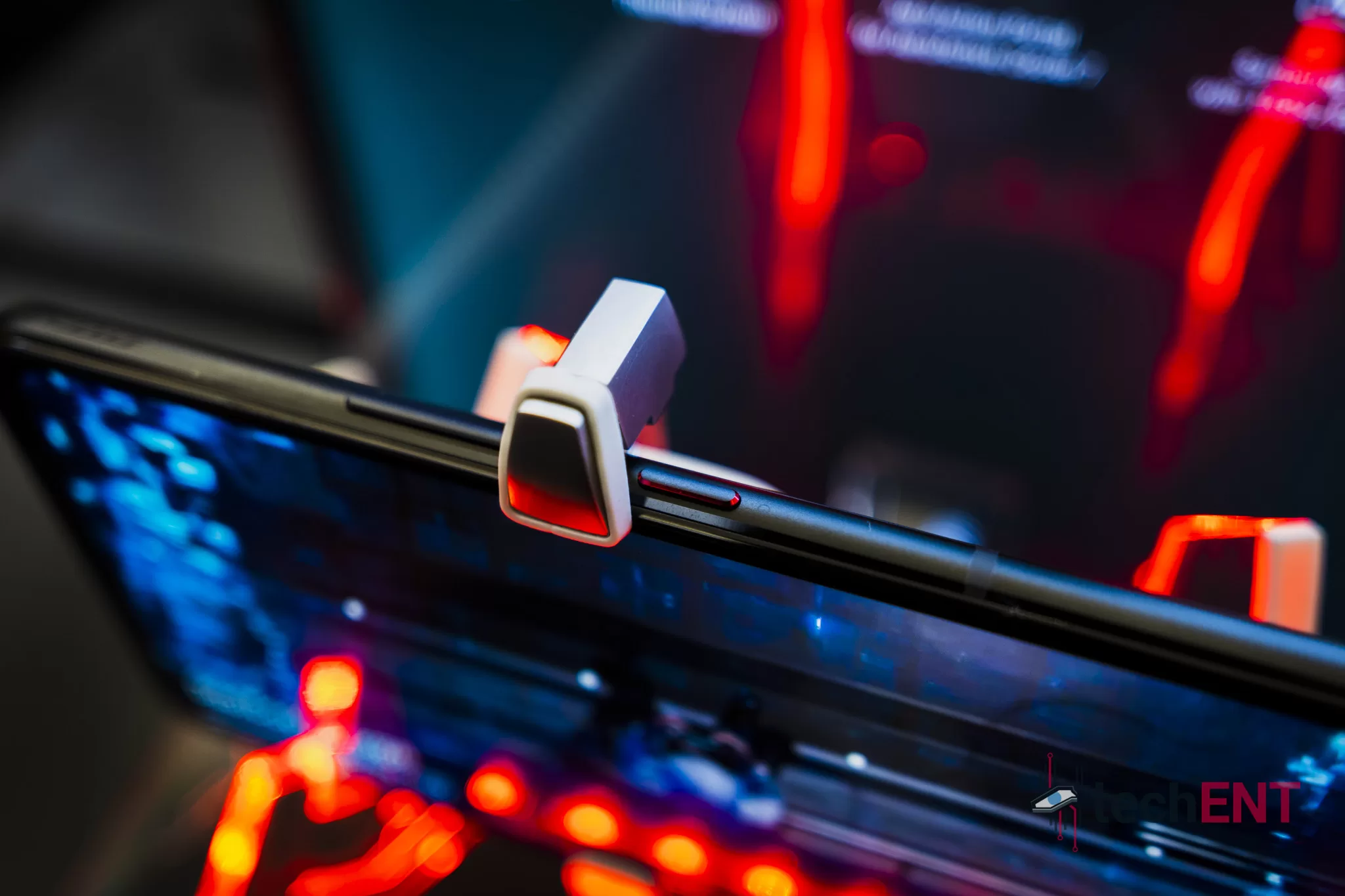 ASUS ROG Phone 7 03