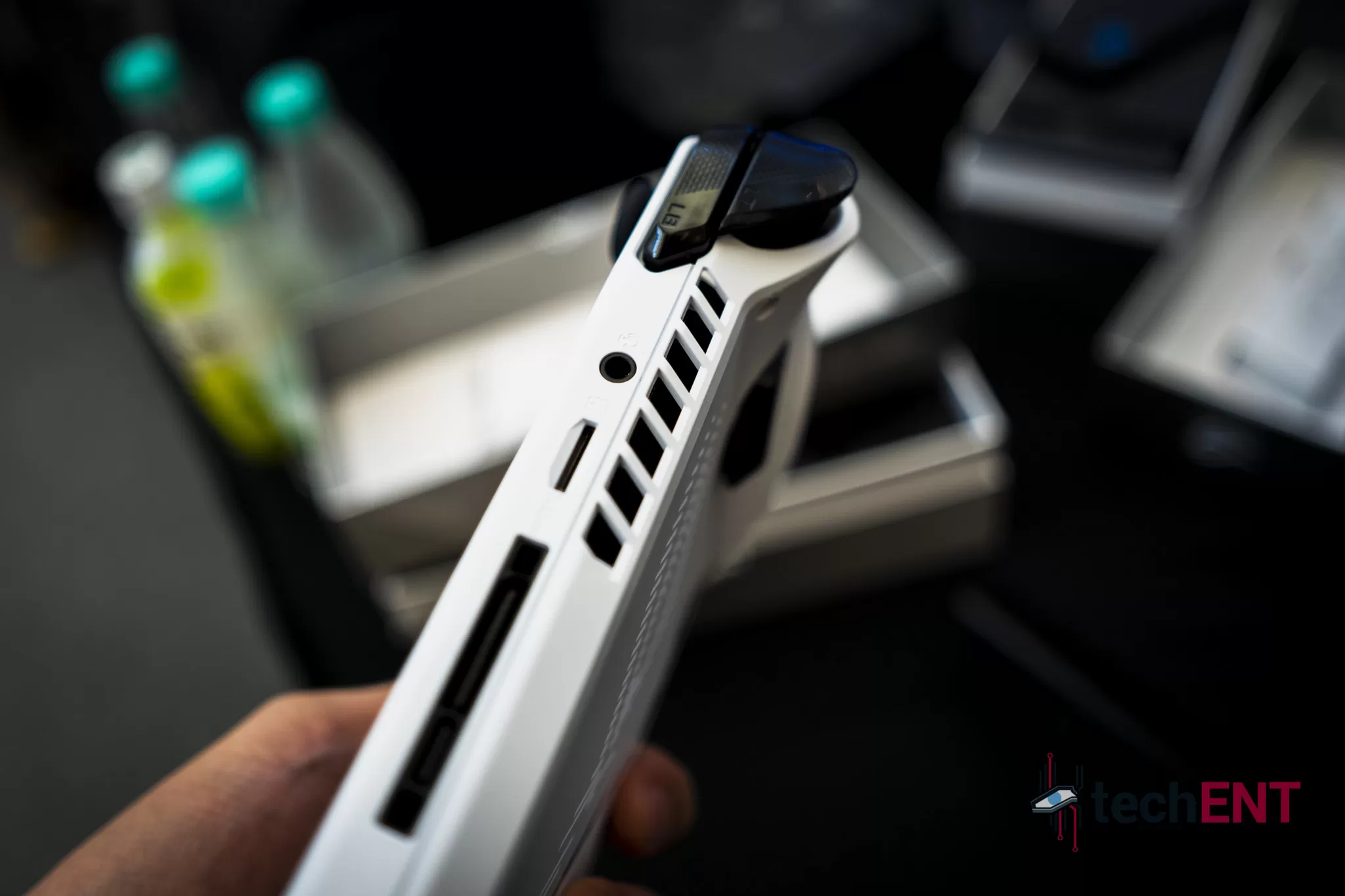 ROG ALLY 08