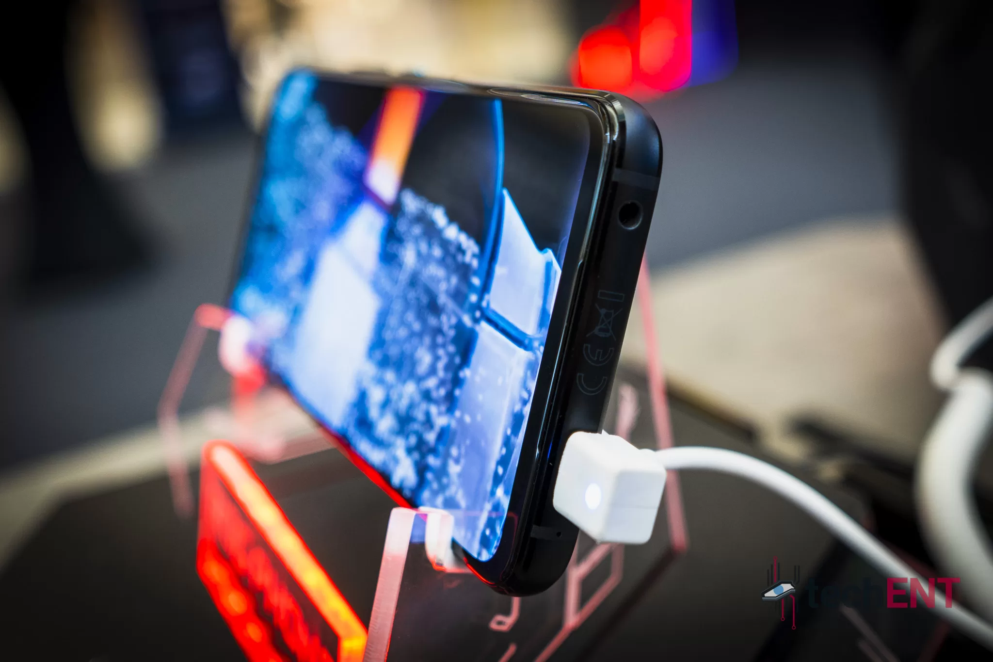 ROG Phone 7 Ultimate 03