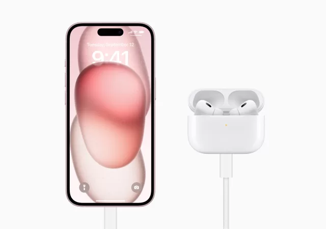 Apple AirPods Pro 2nd gen USB C connection demo 230912 1