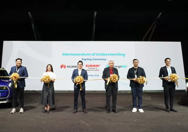 2 Sunway Huawei and ChargeSini Officiate their Partnership