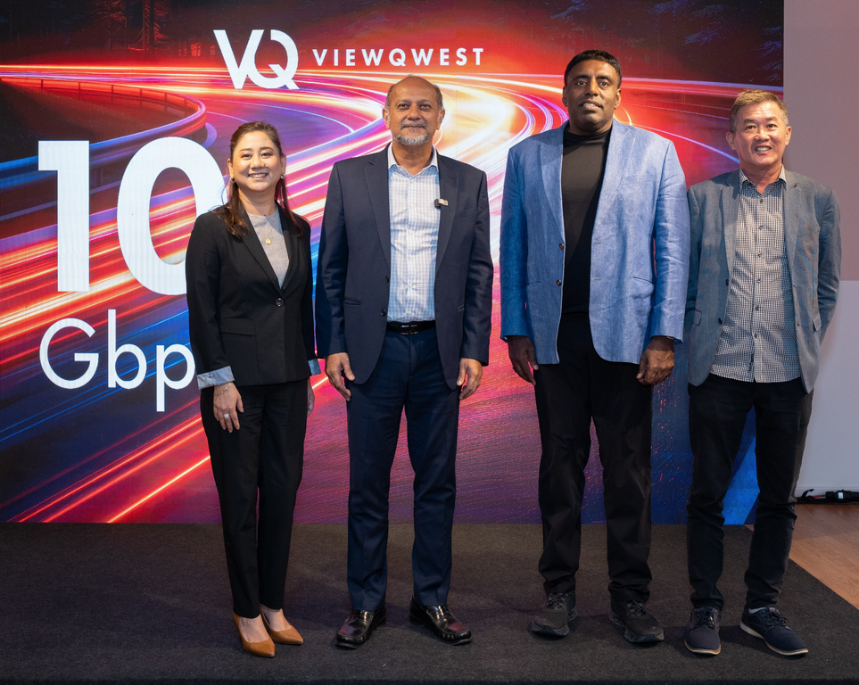 From left to right = Jurist Francisco Gamban, COO of ViewQwest, YB Gobind Singh Deo, Minister of Digital, Vignesa Moorthy, CEO, ViewQwest, and Christopher Ng, Country Head MY of ViewQwest.