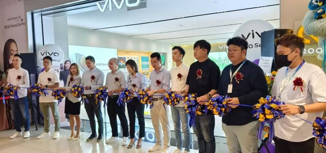 vivo iQOO Ribbon Cutting