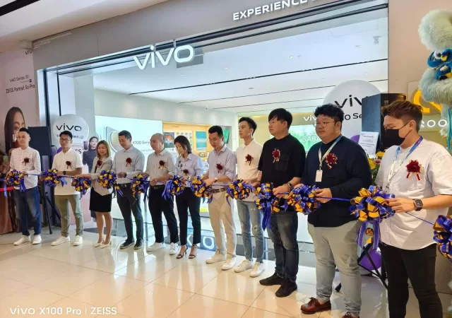 vivo iQOO Ribbon Cutting