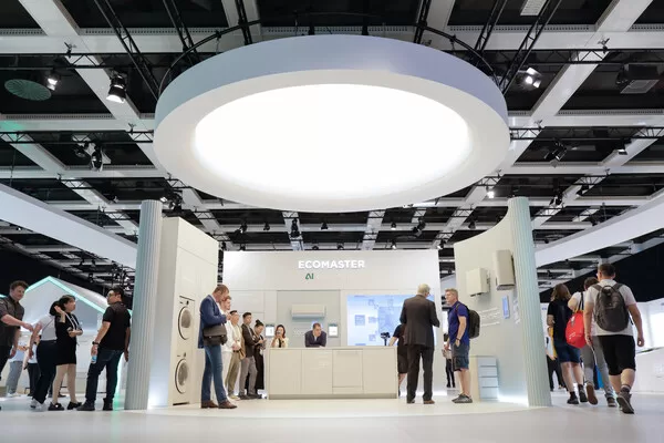 Midea's New ECOMASTER Energy Saving Solution Shines at IFA Berlin 2024