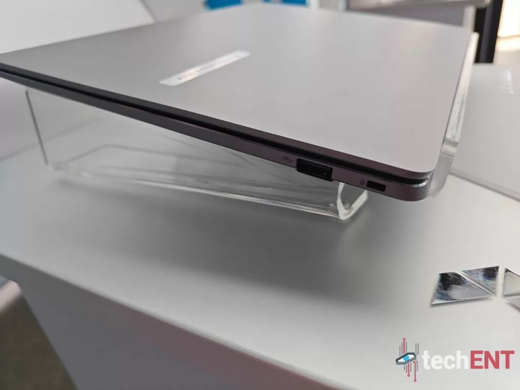 ASUS ExpertBook Series 10