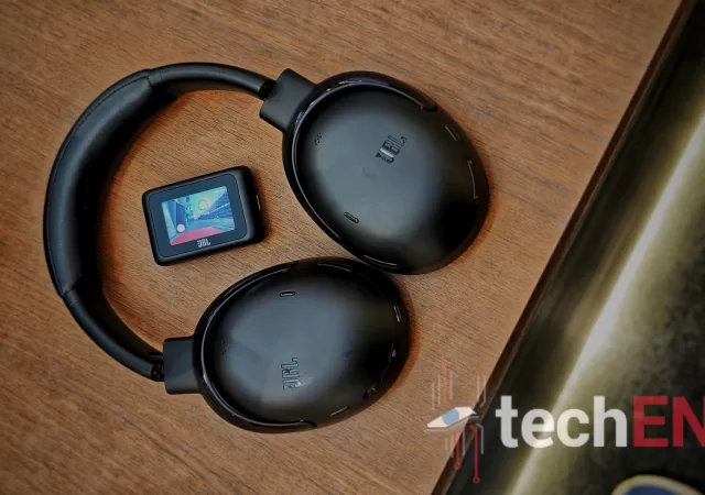 JBL Tour ONE M3 with the JBL Smart Tx Receiver
