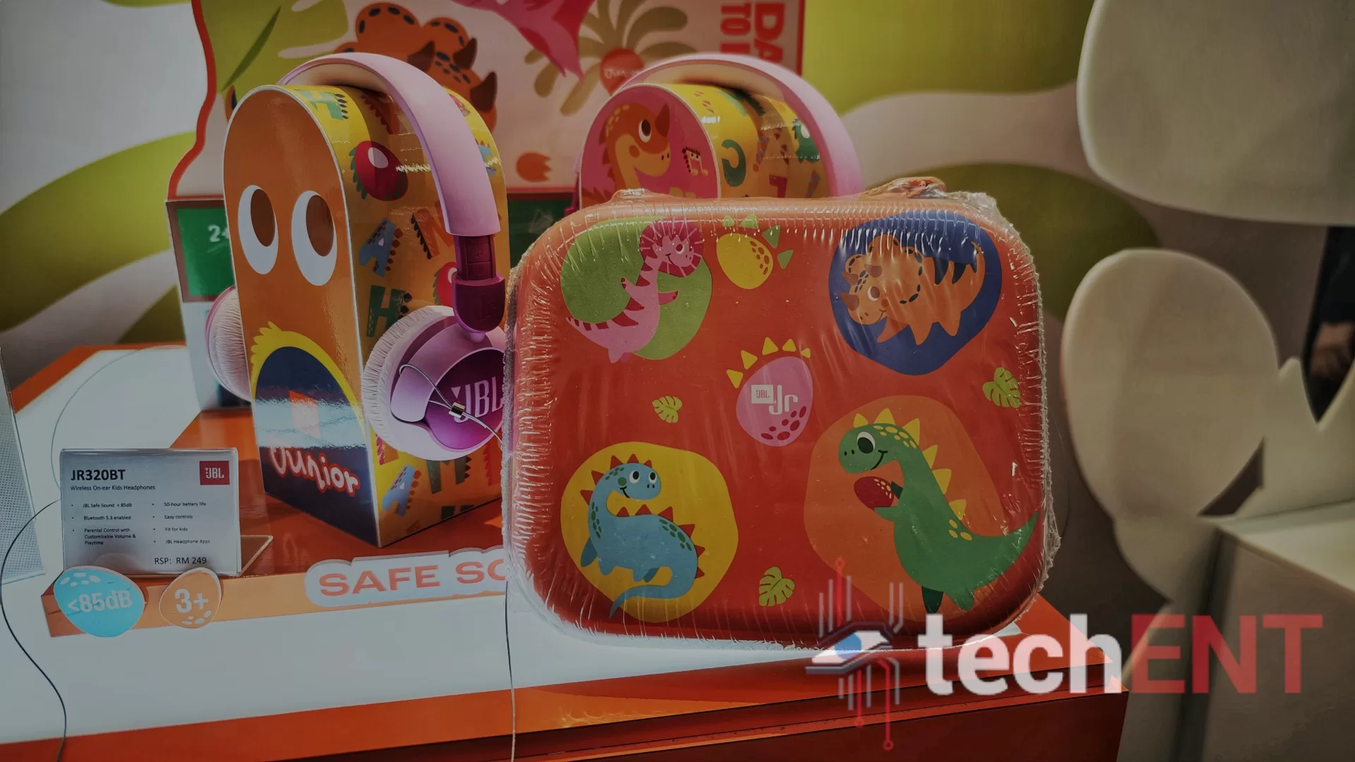 JBL Junior 320 on display with its fun, dinosaur clad casing JBL Junior 320 on display with its fun, dinosaur clad casing