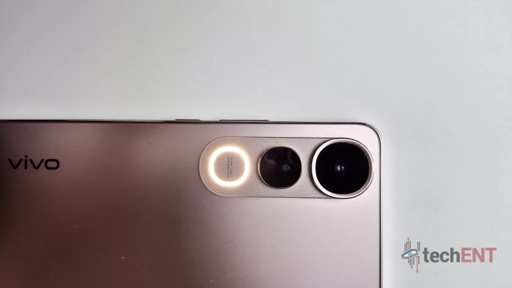 vivo 50 Lite 06