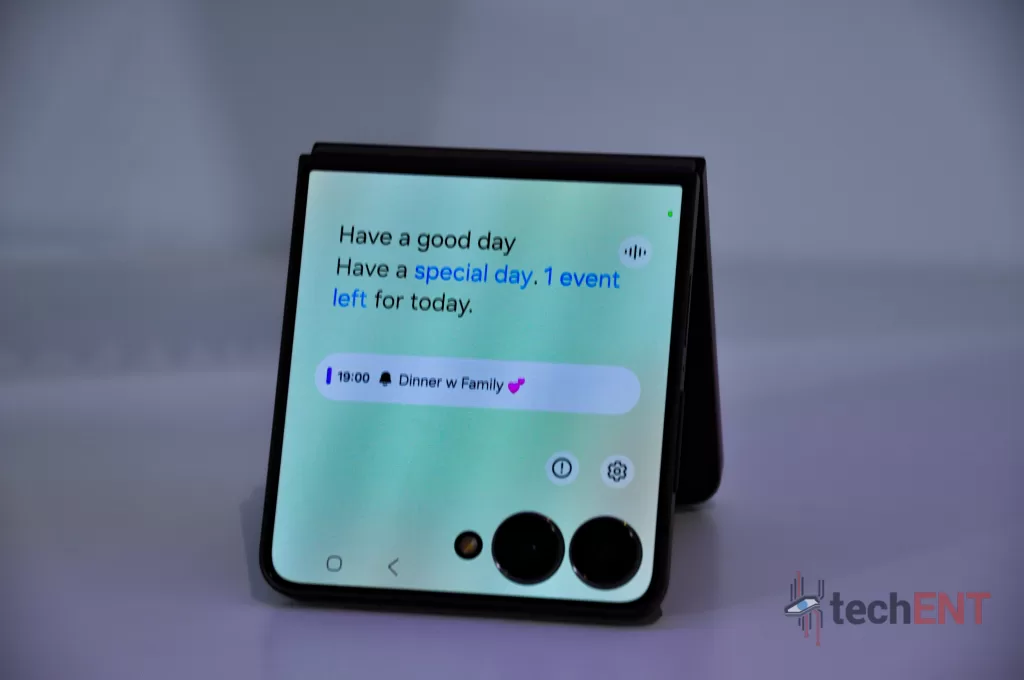 Samsung Unpacked Galaxy Z Flip7 08