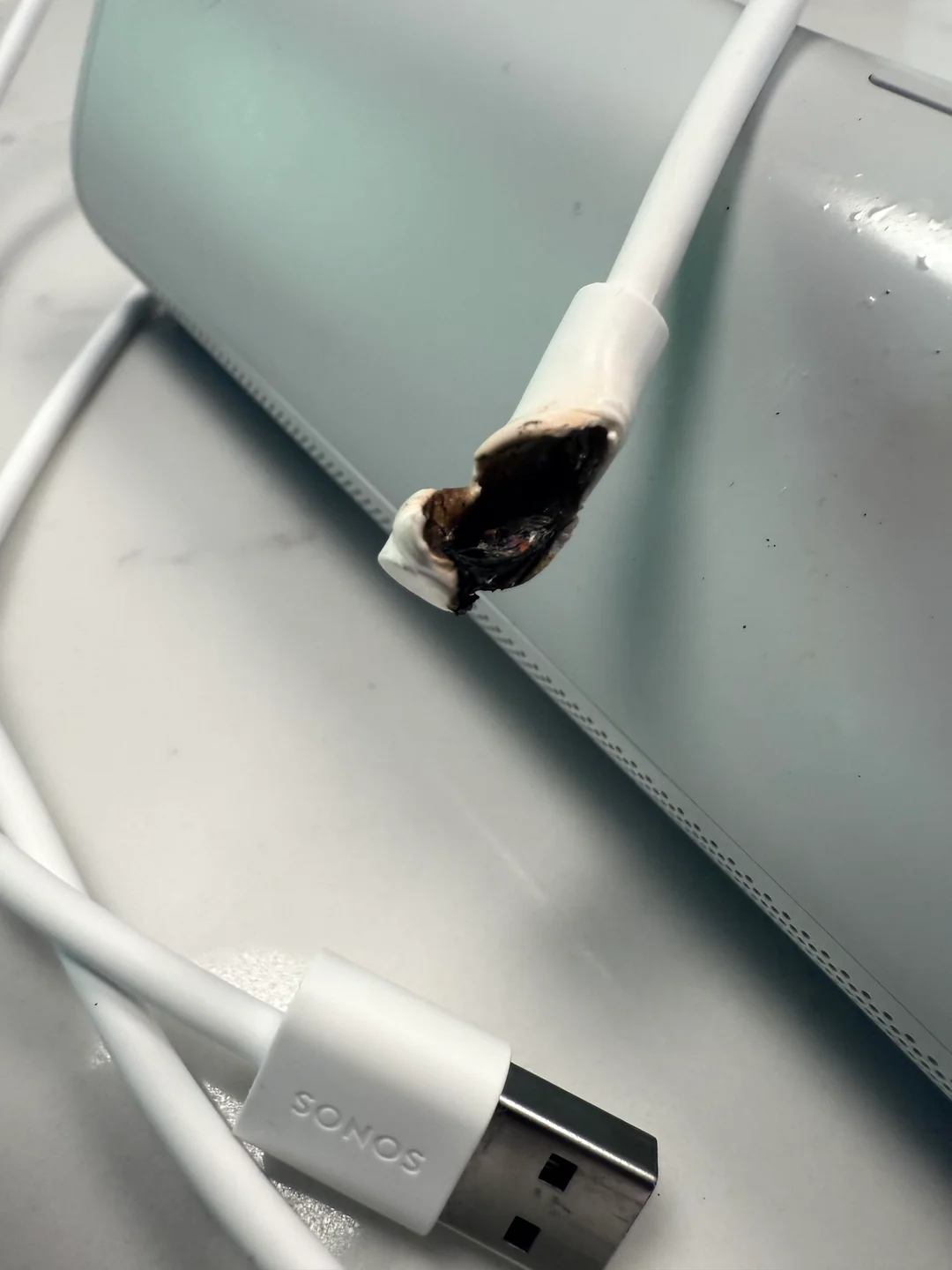 my sonos roam set itself on fire v0 1h9so70p37gf1