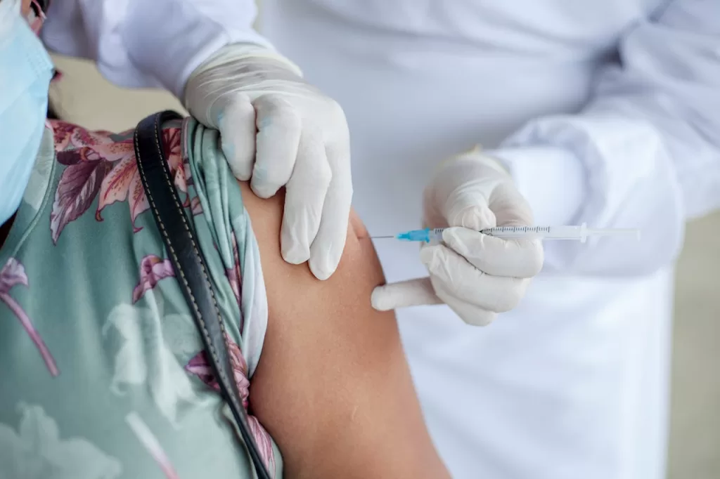 pexels franco30 8488619 vaccination