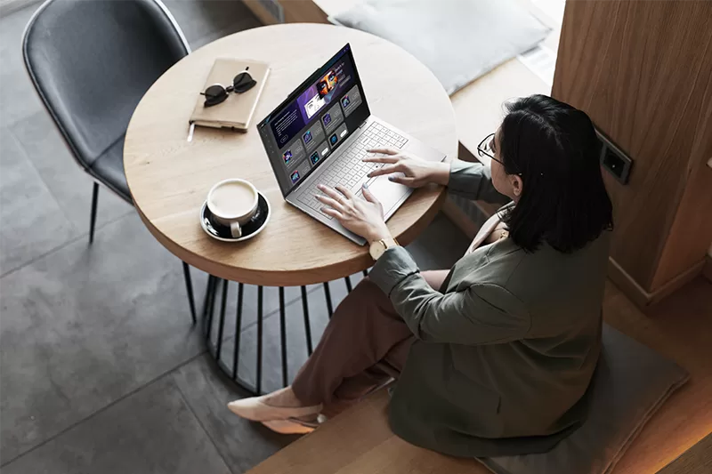 Acer Swift Air 16 Lifestyle 02