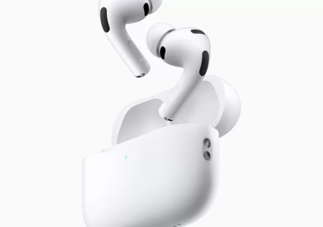 Apple AirPods Pro 3 hero 250909