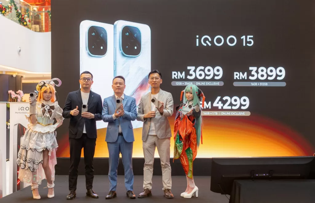 iQOO 15 Launch (2)