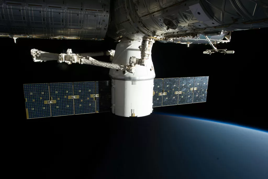 pexels spacex 586073