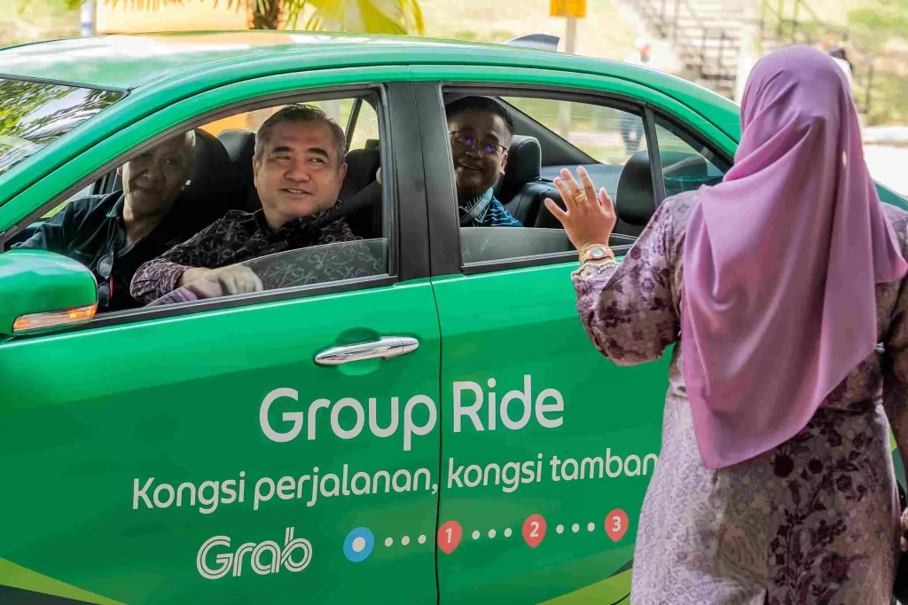 Minister of Transport YB Loke Siew Fook experiencing Grab’s new Group Ride