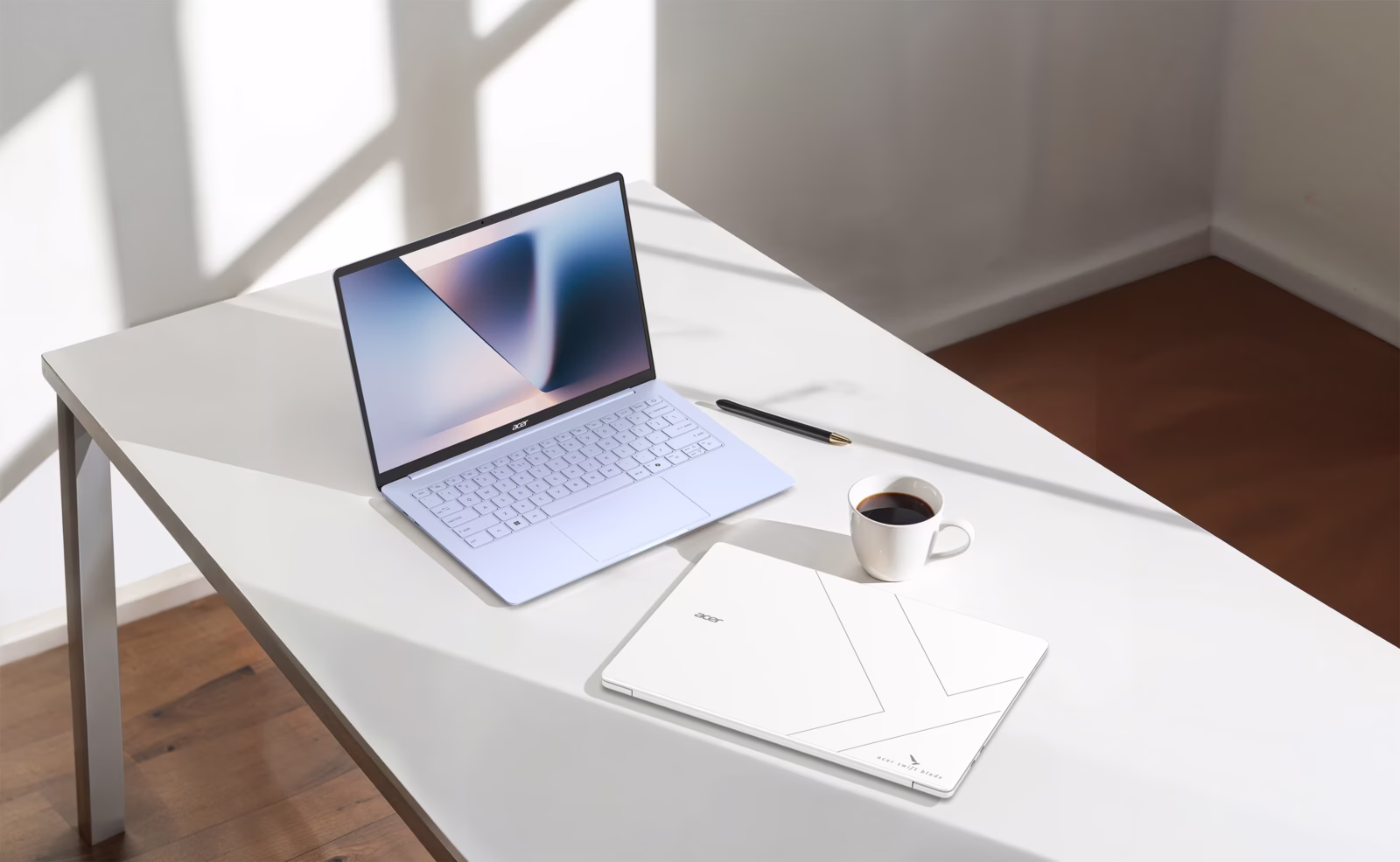 Acer Swift Blade 14 SFB14 53CF Lifestyle 02